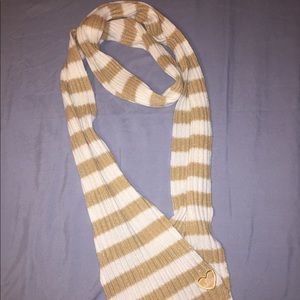 Bebe scarf